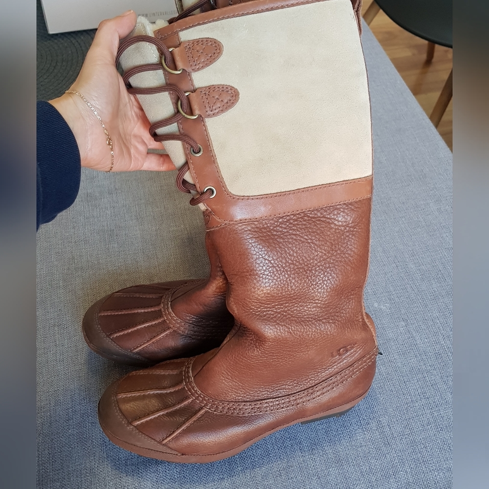 UGG waterproof shearling lined boots - Picture 13 of 14